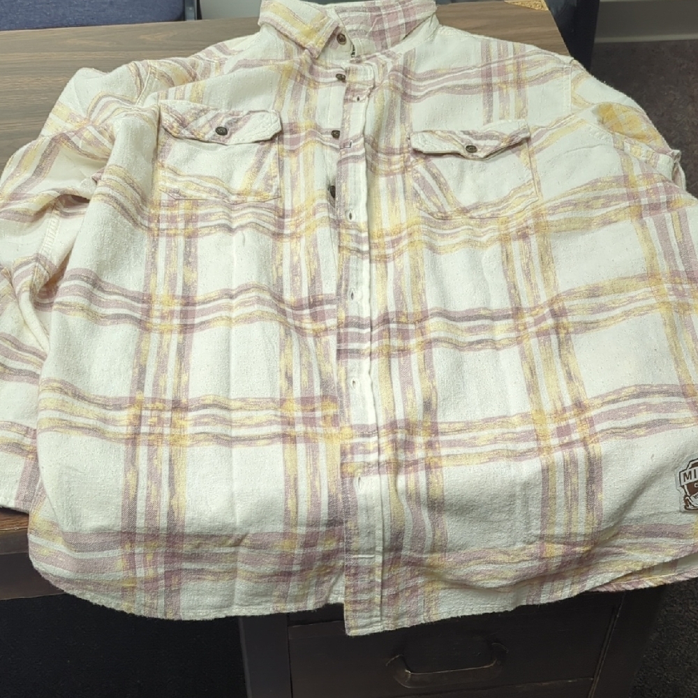 Angry Minnow Distressed Plaid Wildflower Graphic Top - Picture 6 of 8